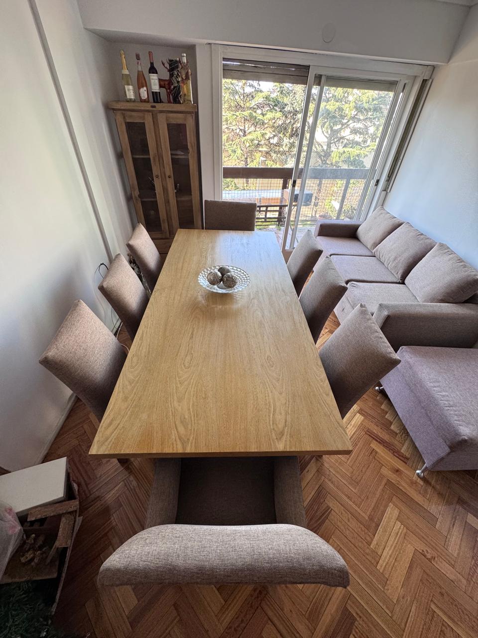 Juego de Mesa y Sillas